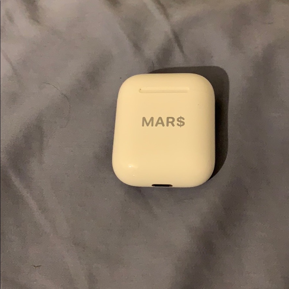 Apple Airpod Charging Case